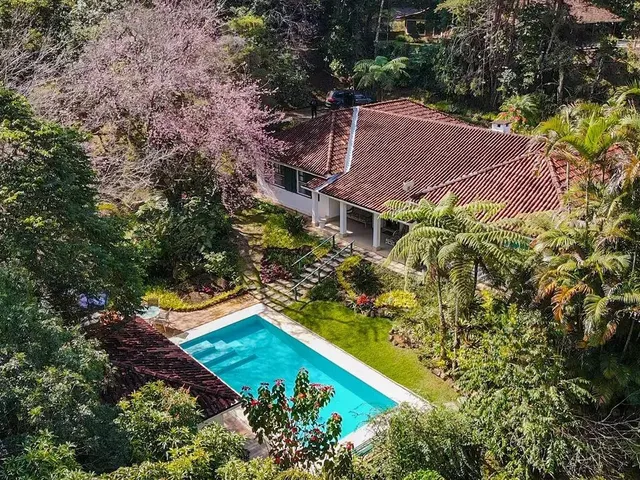 Imagem 3: Casa com 4 Quartos em Condomínio em Araras, Petrópolis
