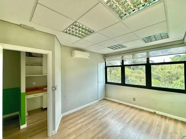 Imagem: Sala Comercial À Venda na Granja Viana