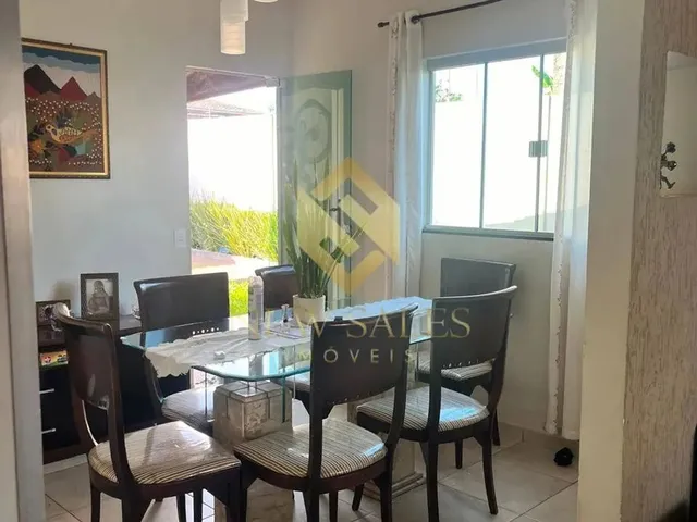 Imagem 3: Casa- 3 Quartos, 1 Suíte, 220M², 2 Vagas, Piscina, Armários- Setor Garavelo