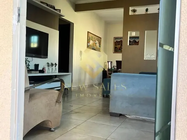 Imagem 9: Casa- 3 Quartos, 1 Suíte, 220M², 2 Vagas, Piscina, Armários- Setor Garavelo