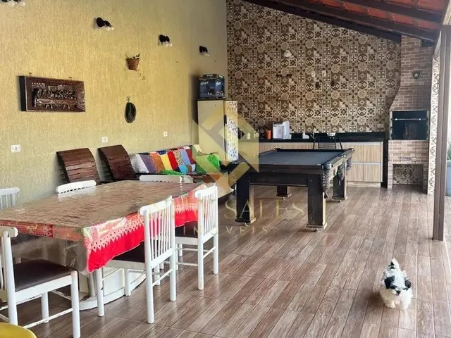 Imagem 13: Casa- 3 Quartos, 1 Suíte, 220M², 2 Vagas, Piscina, Armários- Setor Garavelo