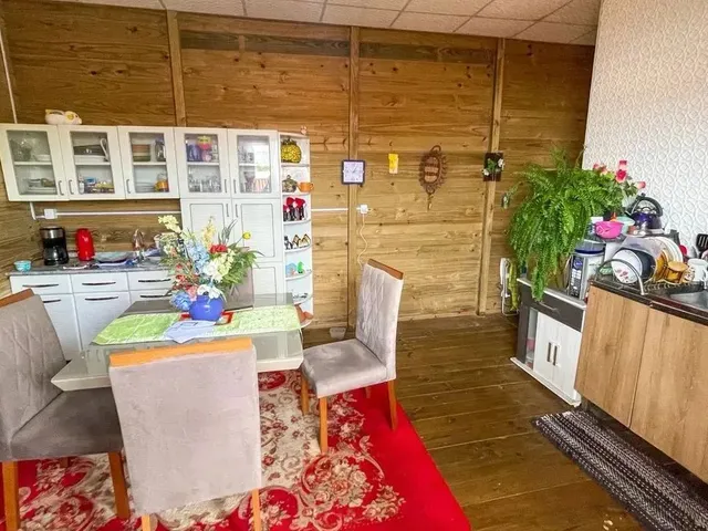 Imagem 11: Casa com Piscina e com 6 Quartos