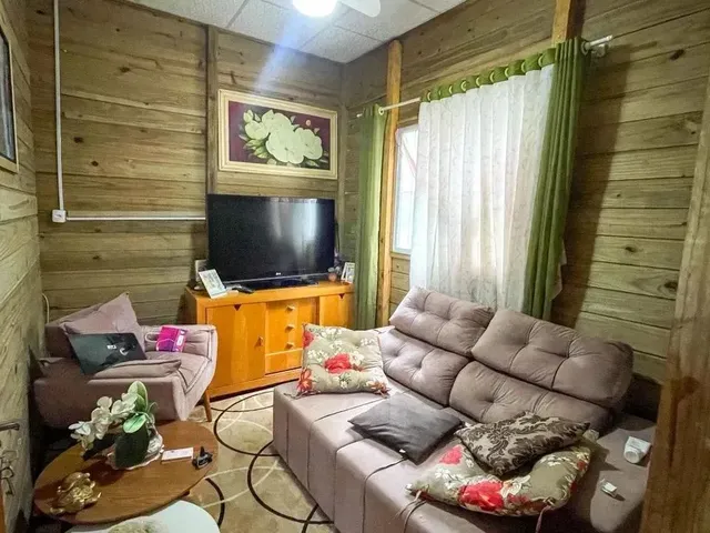 Imagem 15: Casa com Piscina e com 6 Quartos