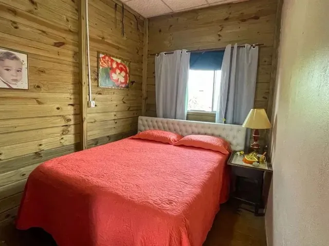 Imagem 7: Casa com Piscina e com 6 Quartos