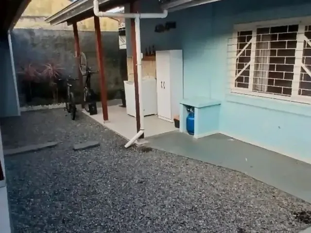 Imagem 2: Casa com 3 Dormitórios Sendo 1 Suíte e 1 Vaga de Garagem em Joinville/Sc