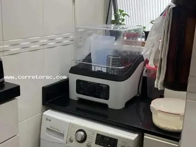 Imagem 11: Apartamento para Venda em Florianópolis, Itacorubi, 2 Dormitórios, 1 Banheiro, 1 Vaga