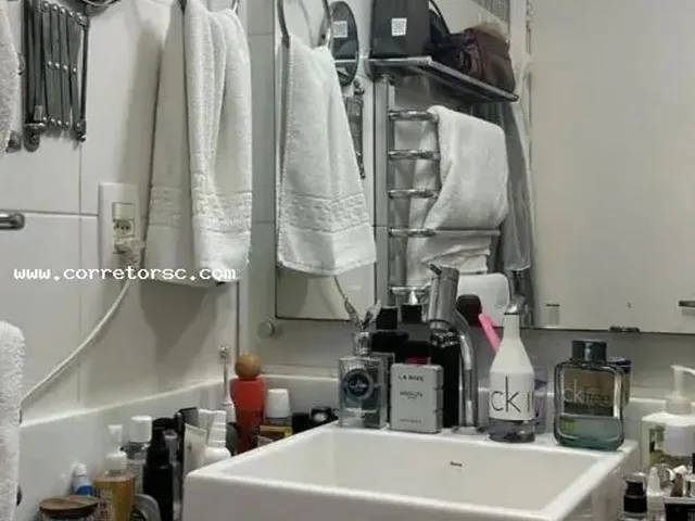 Imagem 6: Apartamento para Venda em Florianópolis, Itacorubi, 2 Dormitórios, 1 Banheiro, 1 Vaga