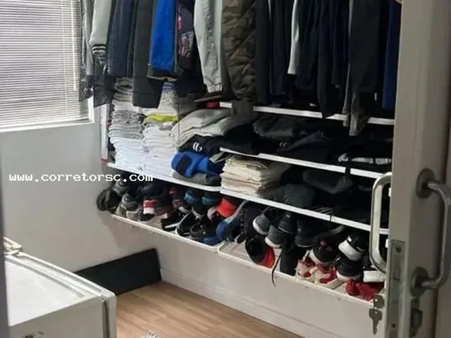 Imagem 14: Apartamento para Venda em Florianópolis, Itacorubi, 2 Dormitórios, 1 Banheiro, 1 Vaga