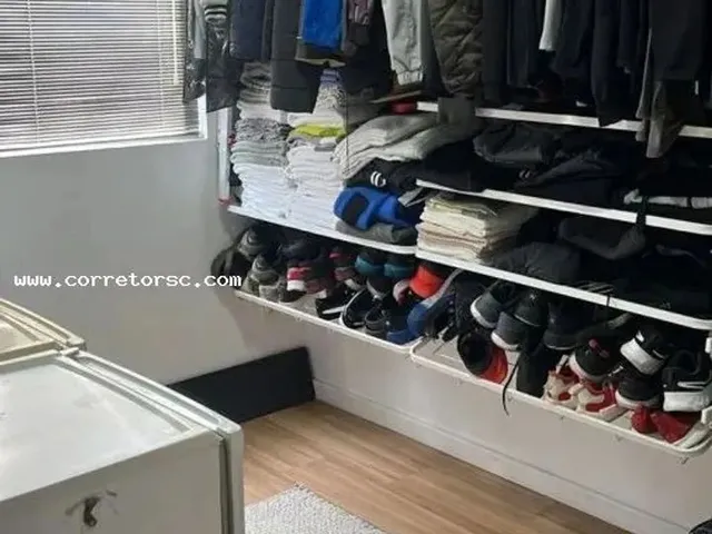 Imagem 3: Apartamento para Venda em Florianópolis, Itacorubi, 2 Dormitórios, 1 Banheiro, 1 Vaga