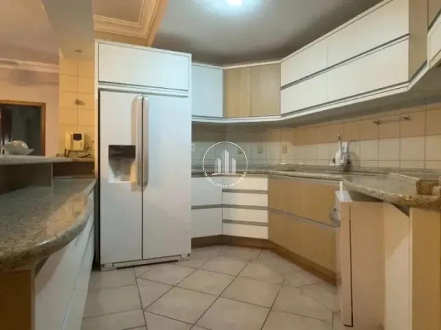 Imagem 2: Casa com 5 Quartos, 3 Vagas e 307.97M²