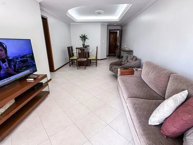 Imagem: Amplo Apartamento de 4 Quartos na Região