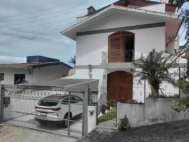 Imagem: Casa com 3 Quartos e Piscina na Trindade