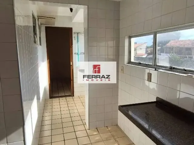 Imagem 3: Apartamento Aluguel Ponta Negra, Três Quartos, Duas Suítes, Banheiro Social, Primeiro