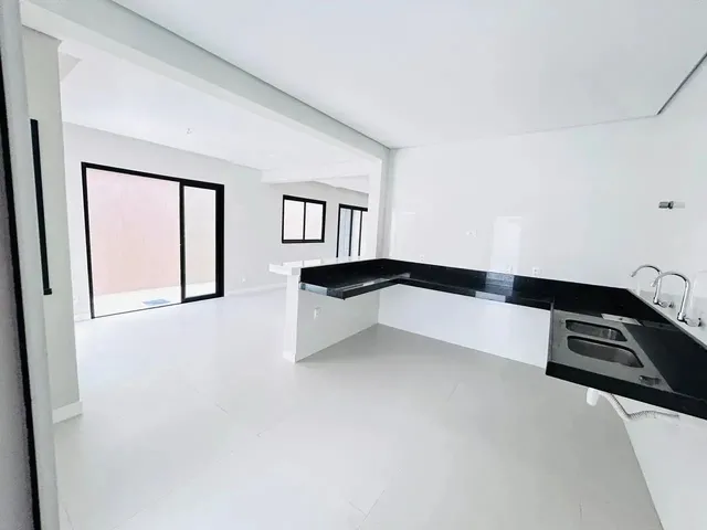 Imagem 3: Casa em Condomínio na Maraponga - 245M2 - 4 Suítes - 4 Vagas - Lazer Completo