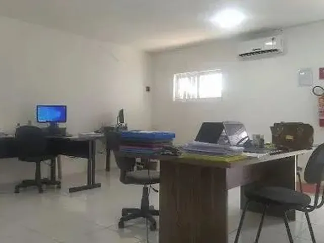 Imagem 4: Casa com 5 Dormitórios À Venda, 400 M² por R$ 1.490.000,00 - Manuel Dias Branco