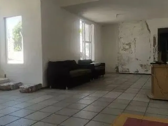 Imagem 2: Casa com 5 Dormitórios À Venda, 400 M² por R$ 1.490.000,00 - Manuel Dias Branco