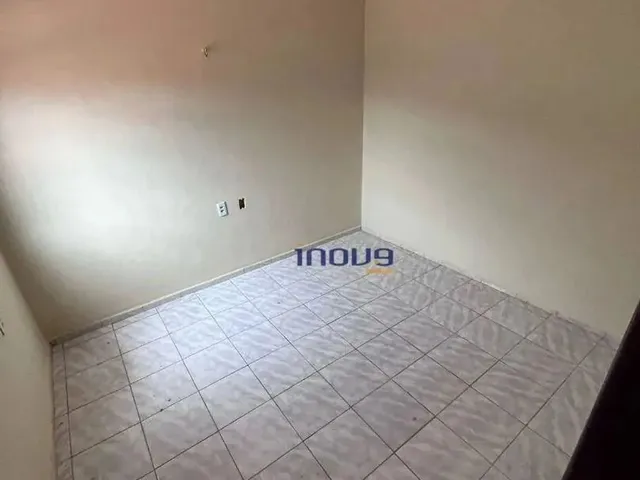 Imagem 3: Casa com 4 Dormitórios À Venda por R$ 450.000,00 - Maraponga - Fortaleza/Ce