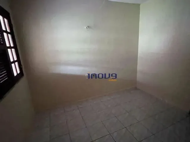 Imagem 4: Casa com 4 Dormitórios À Venda por R$ 450.000,00 - Maraponga - Fortaleza/Ce