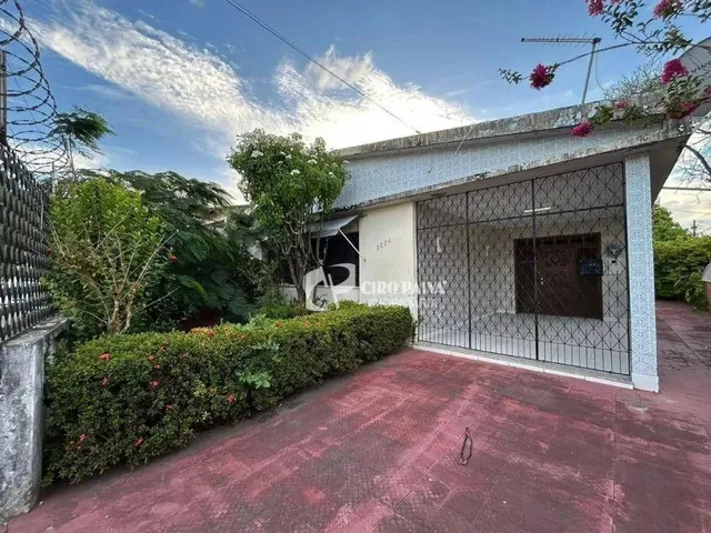 Imagem: Casa com 4 Dormitórios À Venda, 165 M²
