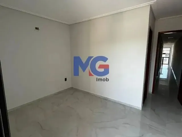 Imagem 2: Casa À Venda em Edson Queiroz, Fortaleza - 170 M², 4 Suítes, 1 Varanda - R$ 550.000,00