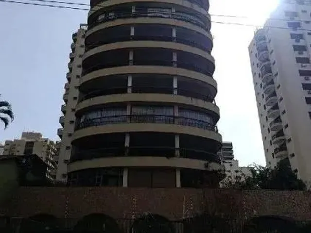 Imagem: O apartamento possui 4 Dormitórios, 3 Banheiros, 3 Vagas