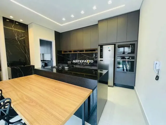 Imagem: Casa com 4 Quartos, 200M², À Venda no