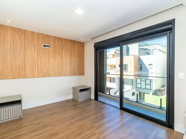 Imagem 2: Casa À Venda Mobiliada com 4 Quartos, Curitiba, Pr
