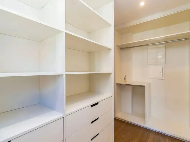 Imagem 7: Casa À Venda Mobiliada com 4 Quartos, Curitiba, Pr