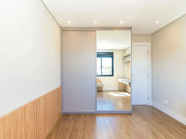 Imagem 5: Casa À Venda Mobiliada com 4 Quartos, Curitiba, Pr