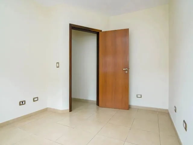 Imagem 6: Casa em Condomínio com Elevador e Bosque Privativo no Xaxim o Equilíbrio Perfeito Entre