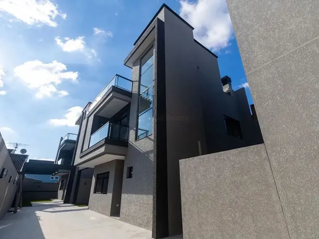 Imagem 1: Sobrado Triplex a Venda no Bairro Hauer