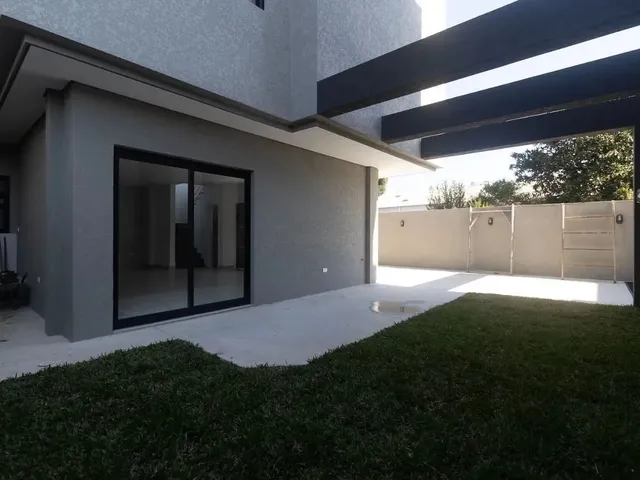 Imagem 16: Sobrado Triplex a Venda no Bairro Hauer