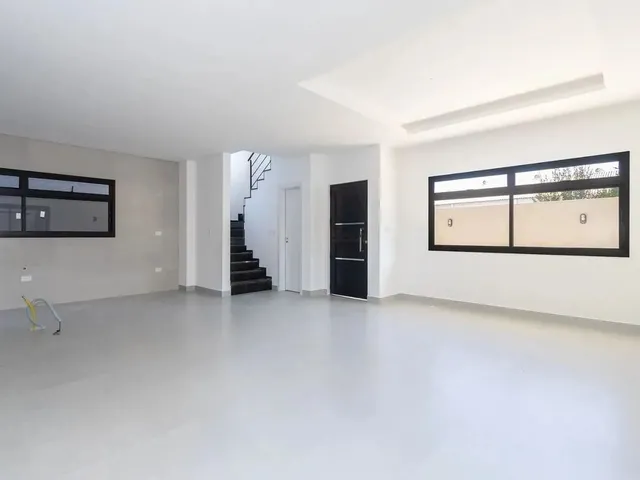Imagem 3: Sobrado Triplex a Venda no Bairro Hauer
