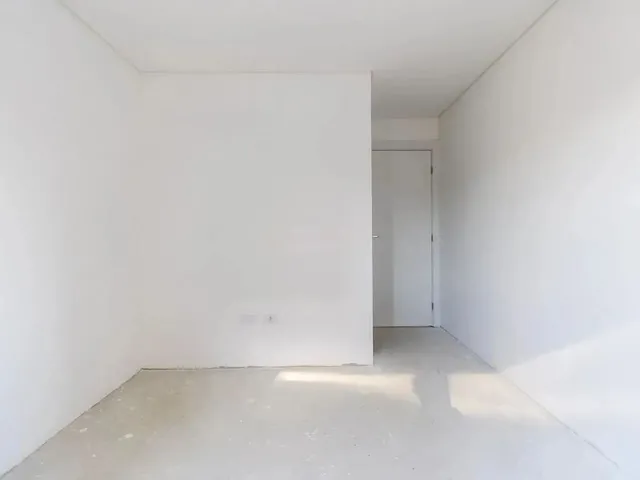 Imagem 4: Sobrado Triplex a Venda no Bairro Hauer