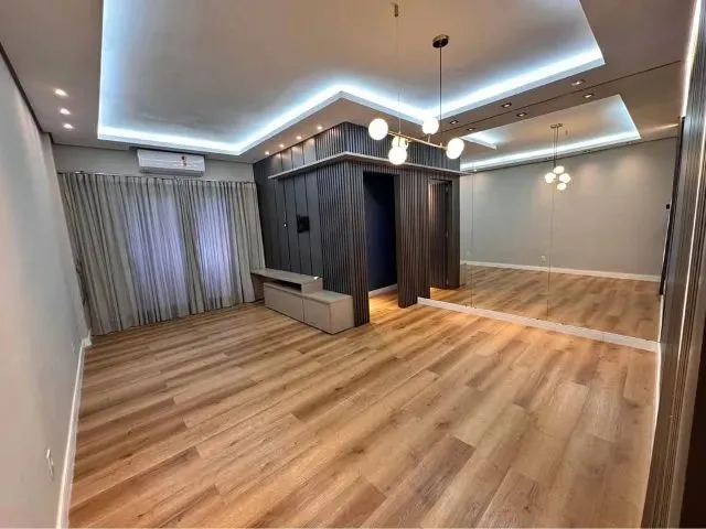 Imagem: O apartamento possui 3 Dormitórios, 1 Suíte, 2 Banheiros,