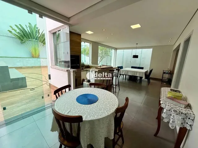 Imagem 6: Casa Mobiliada com 4 Quartos Sendo 2 Suítes Disponível para Locação no Bairro Gávea