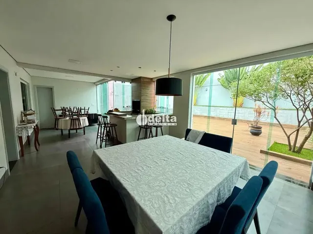 Imagem 10: Casa Mobiliada com 4 Quartos Sendo 2 Suítes Disponível para Locação no Bairro Gávea