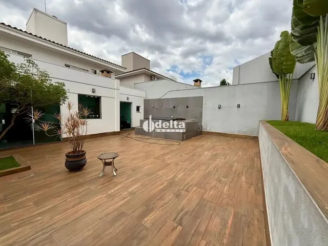 Imagem 2: Casa Mobiliada com 4 Quartos Sendo 2 Suítes Disponível para Locação no Bairro Gávea