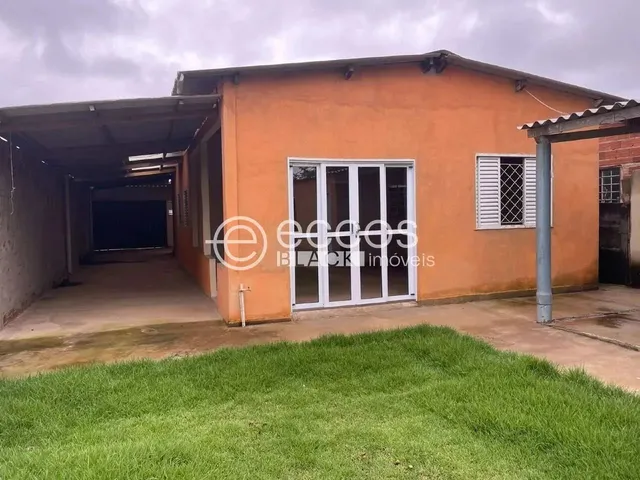 Imagem: Casa para Aluguel, 3 Quartos, 6 Vagas, Vieno