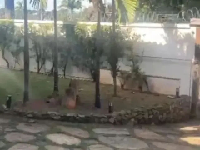 Imagem 1: Casa de Luxo com 4 Quartos e Lazer Completo Próximo À Lagoa da Pampulha