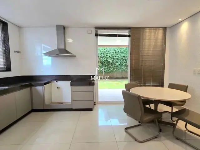 Imagem 3: Casa para Aluguel com 4 Quartos (1 Suíte Master), Vista para Lagoa e Varanda Gourmet