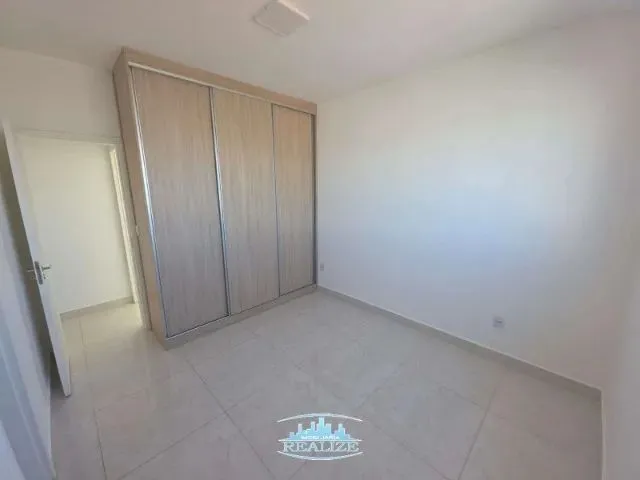 Imagem 11: Cód 4668 - Aluga Apartamento no Bairro Iguaçu, 03 Quartos, Sendo Uma Suíte com Guarda