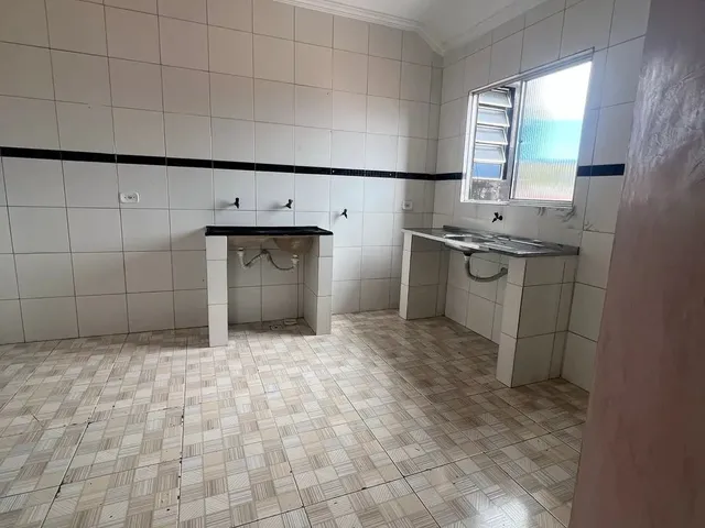 Imagem 8: Casa no 2º Andar. Varanda, 1 Banheiroe2 Dormitórios