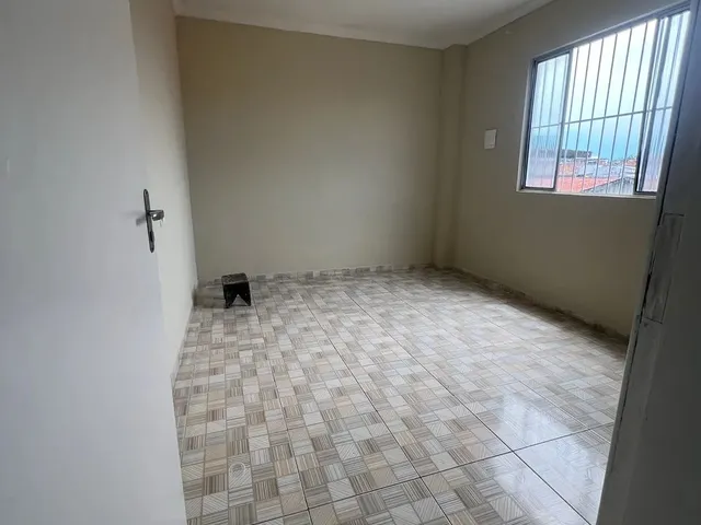 Imagem 4: Casa no 2º Andar. Varanda, 1 Banheiroe2 Dormitórios