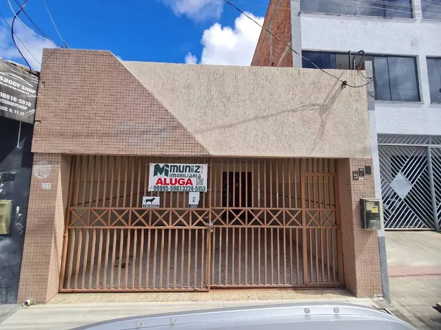 Imagem: Casa com Ótima Localização Disponível