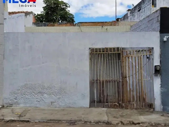 Imagem: Casa com 2 Dormitórios - Venda por R$ 270.000,00