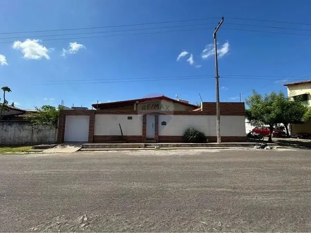 Imagem: Casa de 3 Quartos, Deck com Piscina e Churrasqueira
