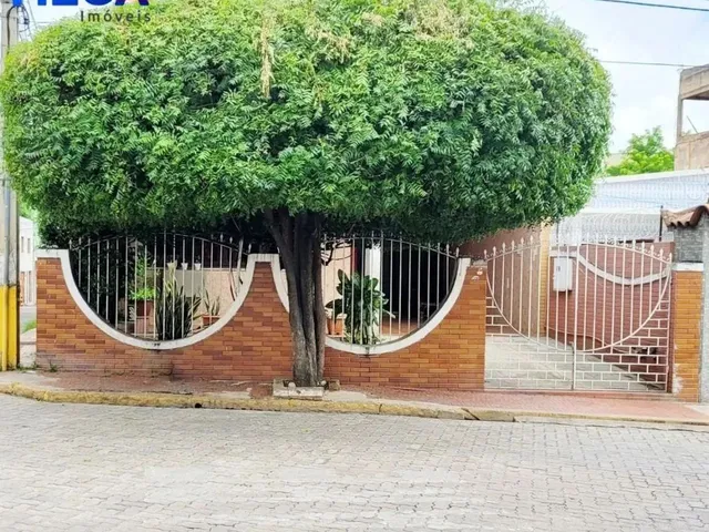 Imagem: Casa com 7 Dormitórios À Venda, 580 M²