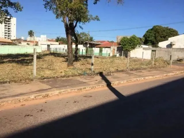 Imagem 1: Terreno de Esquina e com Excelente Localização
