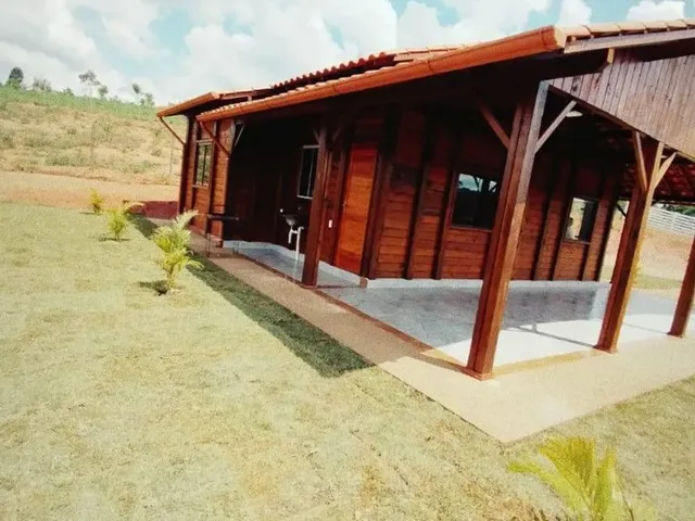 Imagem 1: Casa de Madeira Nova